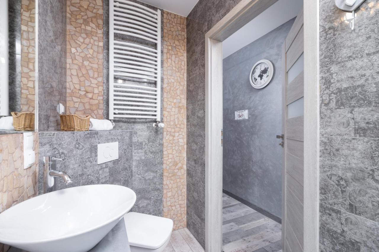 Apartments Cracow Czeczow By Renters Krakkó Kültér fotó